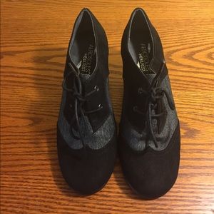 Aerosoles Aristocrat Grey/Black combo size 7